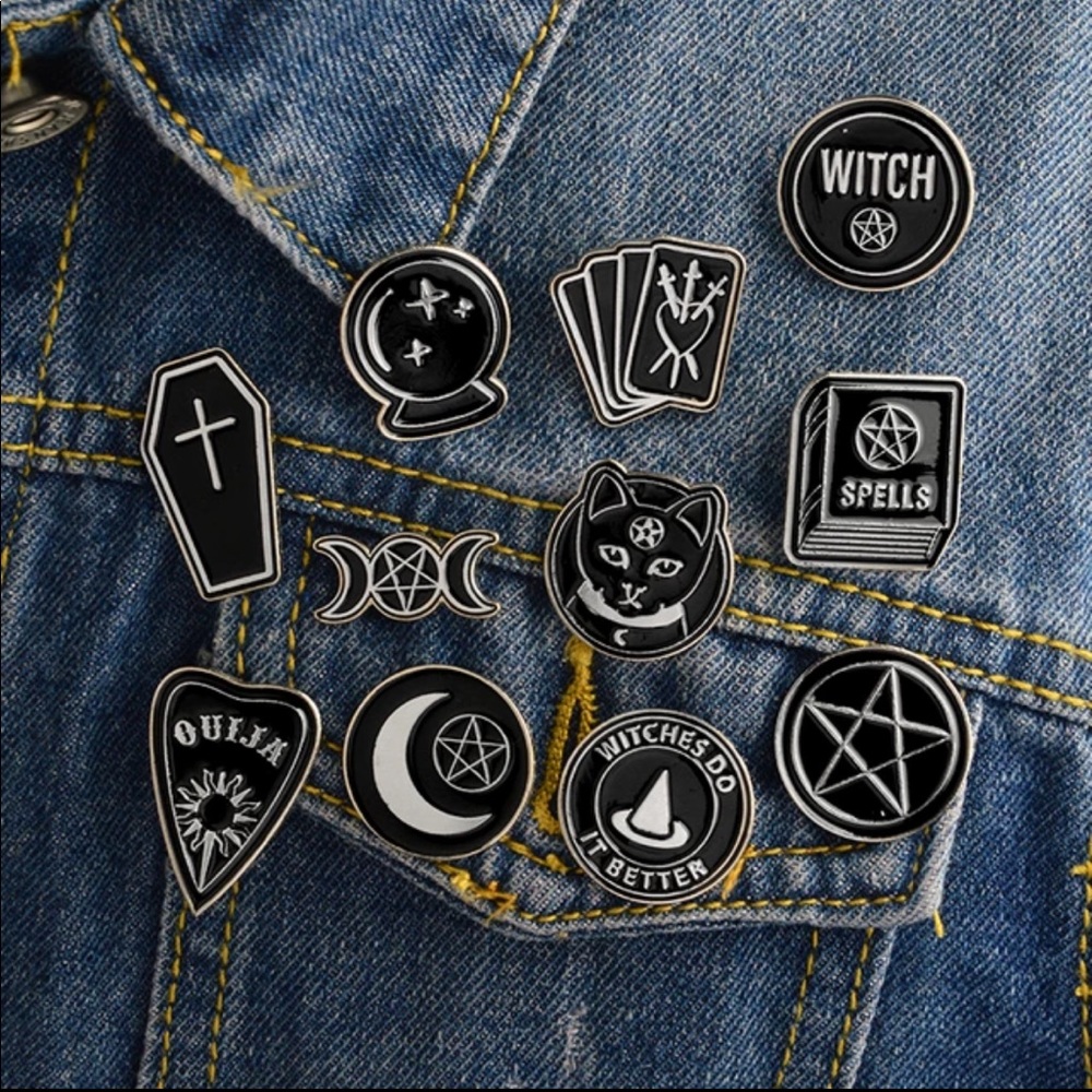 Gothic Punk “Witches Do It Better” Witch Hat Witchcraft Metal Enamel Pin Brooch - Picture 6 of 9